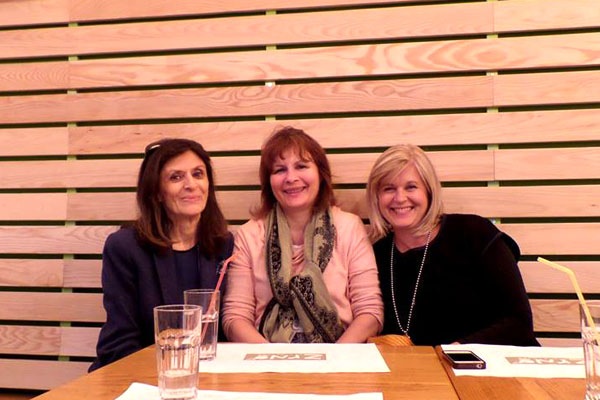 Alis Marić sa prijateljicama 