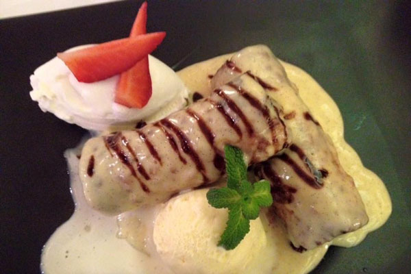 Banana u hrskavoj kori prelivena burbon vanilom