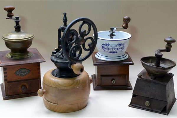 Evropski tip mlina za kafu, kolekcija Radmila Mulica